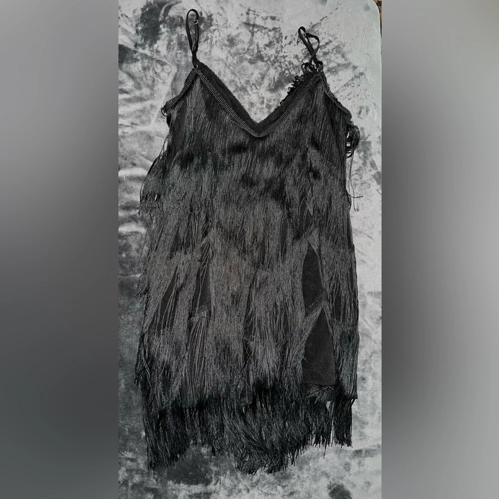 Showpo Siofra Zig Zag Fringe Mini Dress in Black Size 8 New with tag - Picture 7 of 10